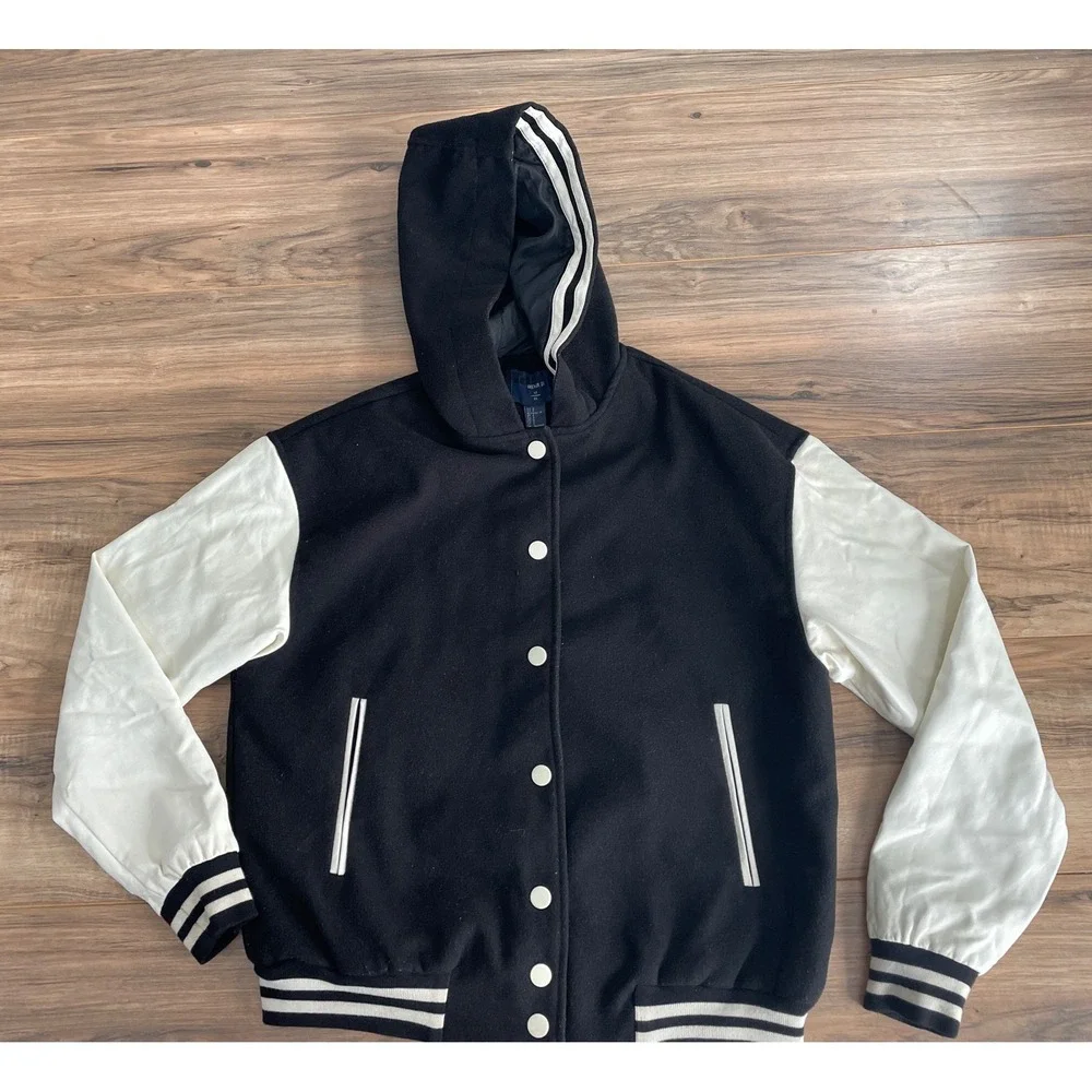 Forever 21 Women's Varsity Jacket Size Small Black/‎ White